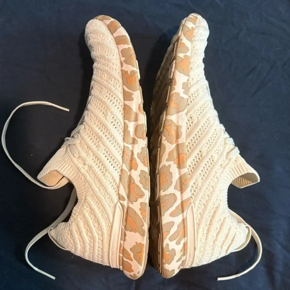 APL Techloom Wave Beige Knit Sneakers - Picture 2 of 4